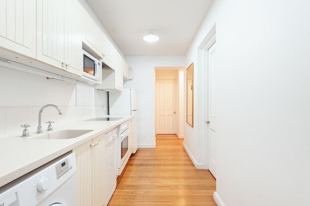 Charming Centrally Located 2 Bedroom Accommodation