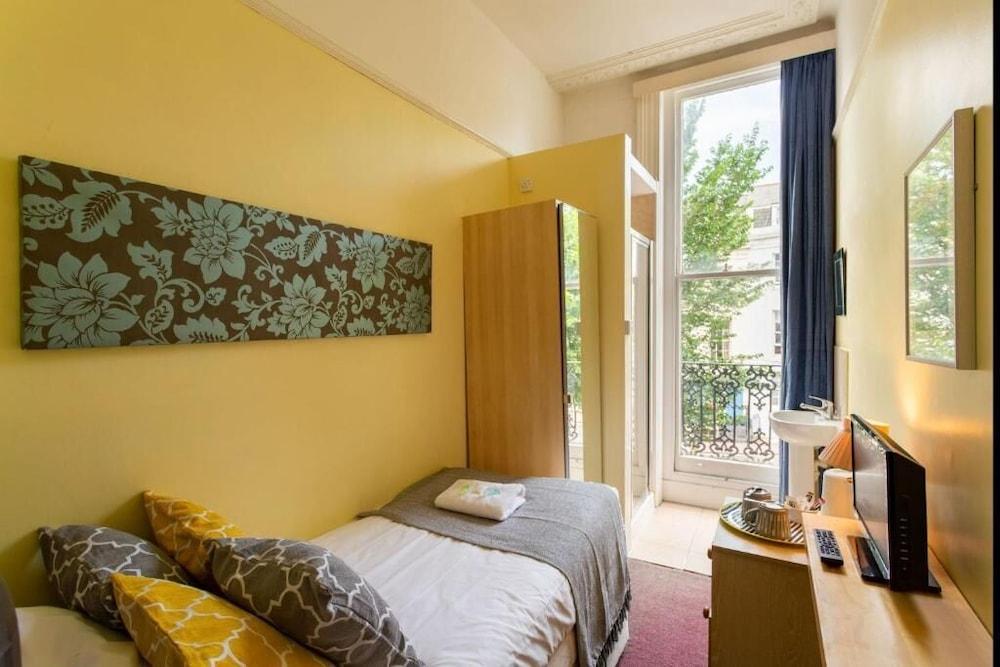 INNit Rooms - Upper Rock