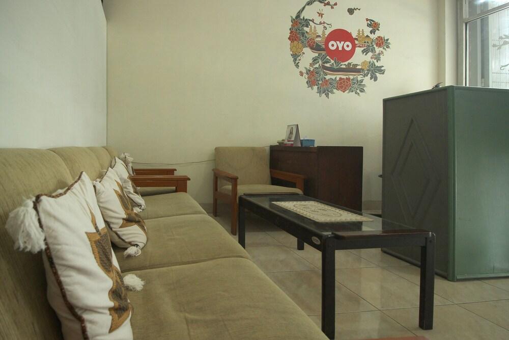 OYO 1448 Kartini Residence