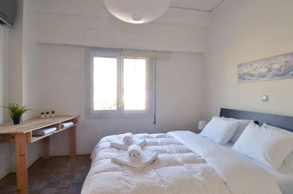 Kerameikos, a lovely apartment