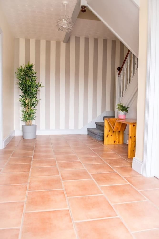 3-bed House in Clonmany With Panoramic Hillside Se