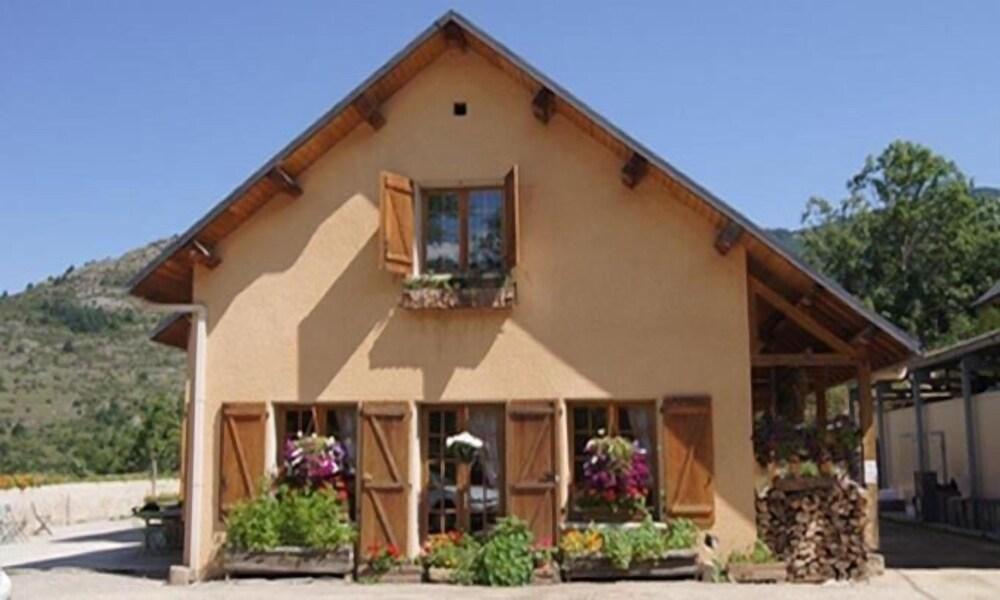 Ferme Auberge Le Cochon du Madres