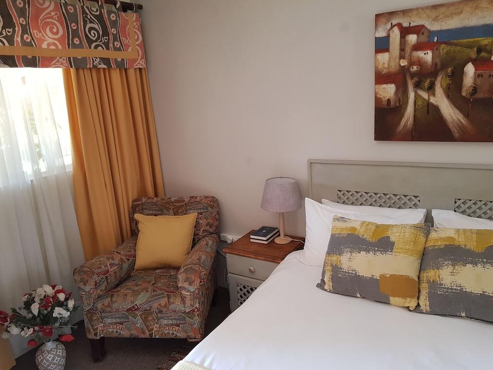 Aandbloem Guest House