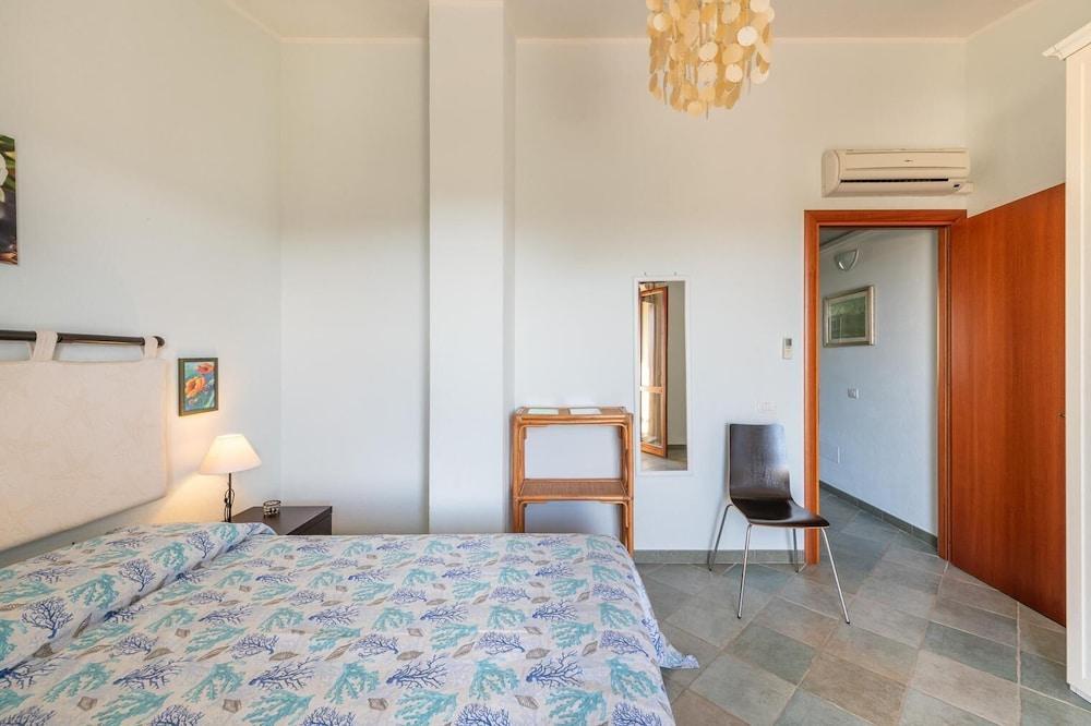 Modern Villa Chia With Stunning sea View