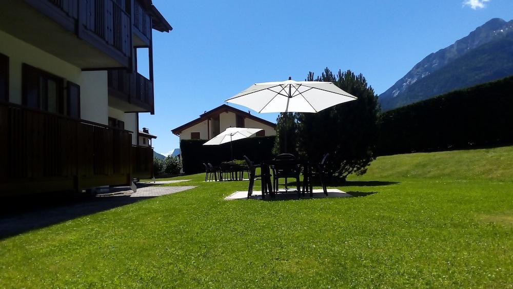 Molvenolago Apartments