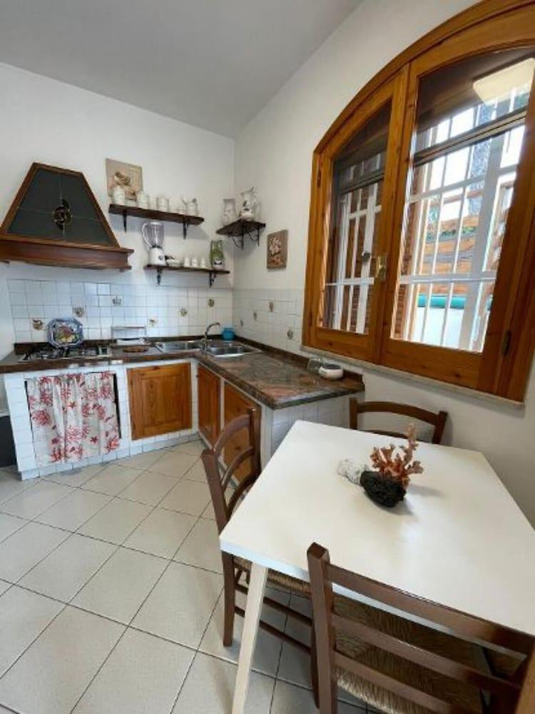 Trilocale In Villa Con Piscina - Clima E Wi-fi