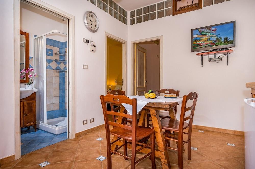 Cantina Vito 2 km From the Zingaro Reserve