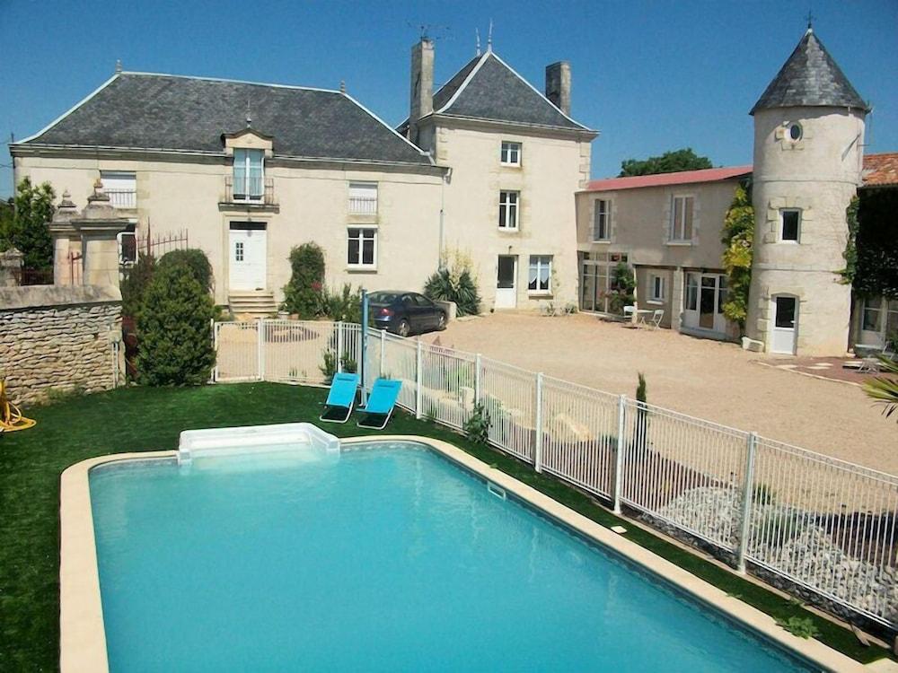 Chambres d'Hôtes Logis des Deux Tours