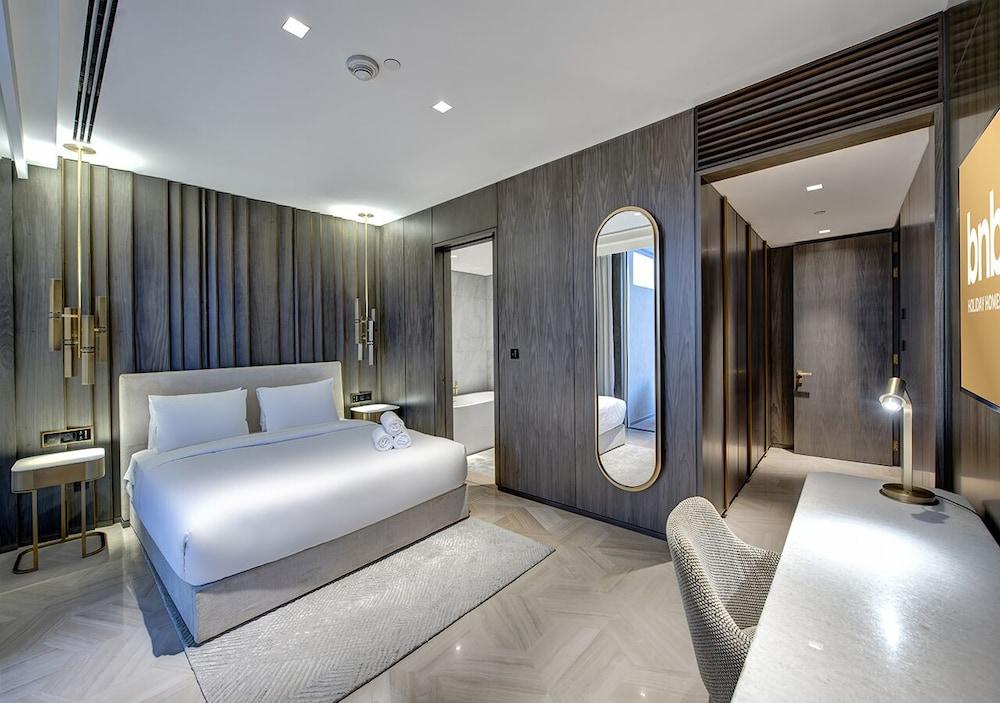 bnbme - 2B-FivePalm-1006