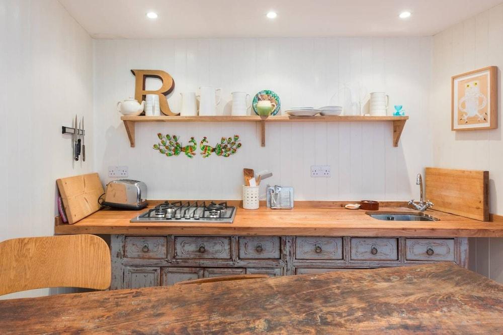 Delightful Cottage for 2 set Within Pretty Garden