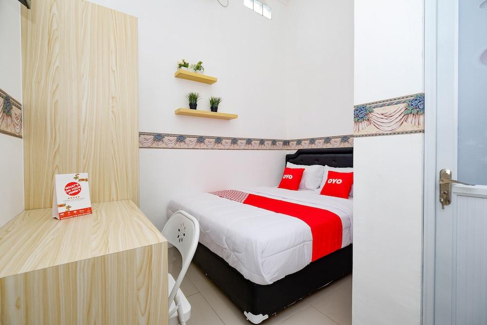 OYO 2782 Puspa Residence