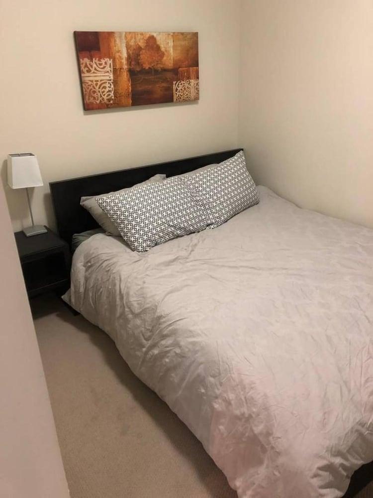 Upper Floor w/ Courtyard View #550