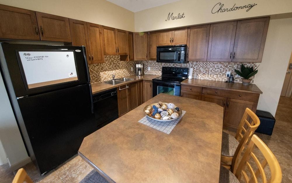 Two Bed Two Bath Corner Unit #432