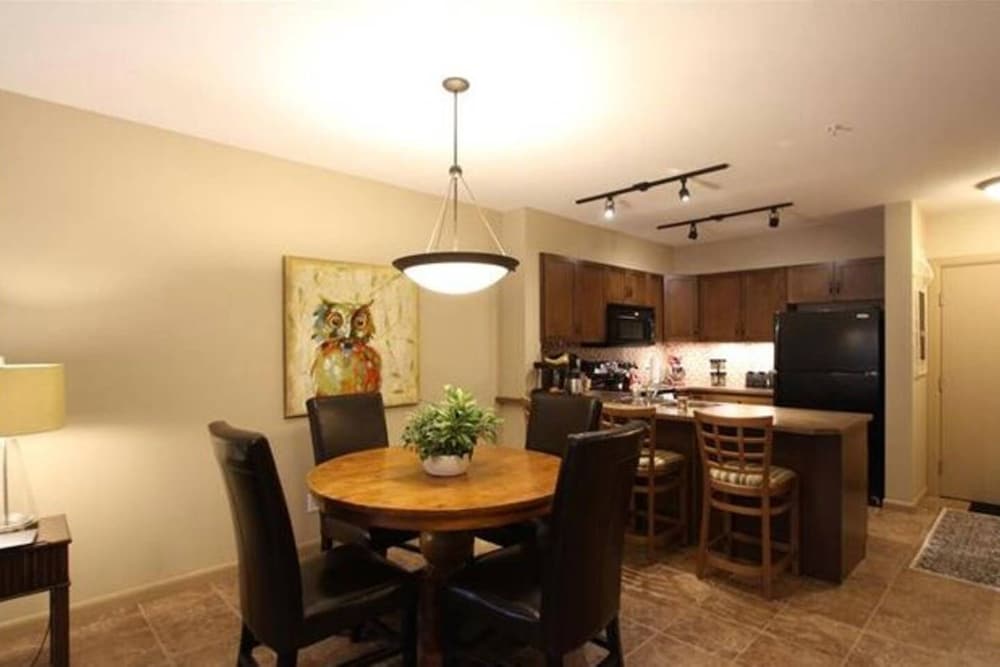 Tranquil Apartment Overlooking Creek #244