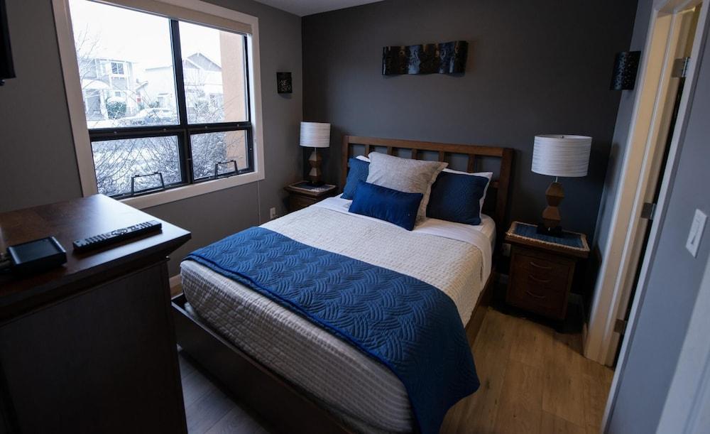 Stylish Ground Level Suite at Playa #145