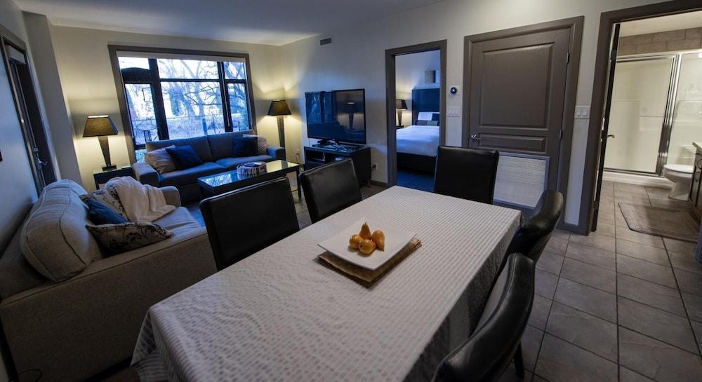 Ground Level with Quiet Creek out Backdoor #124