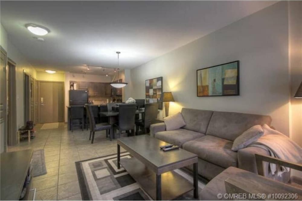 Ground Level Condo Backing Onto Creek #122