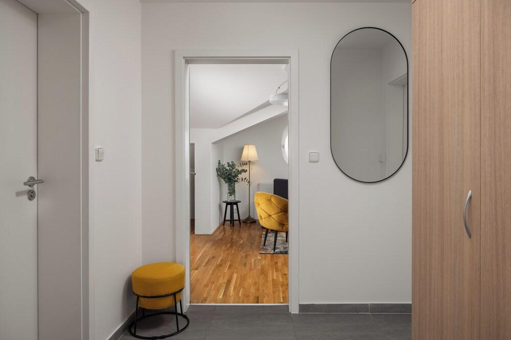 Luxury Apartments Zelny Trh