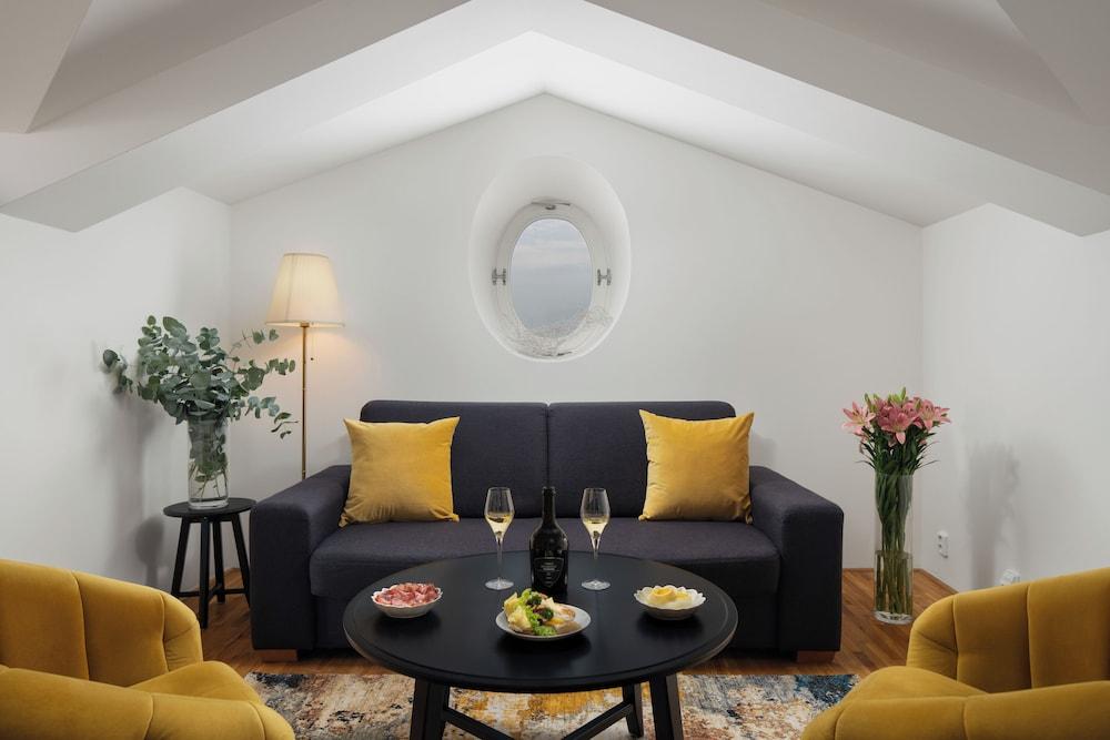 Luxury Apartments Zelny Trh