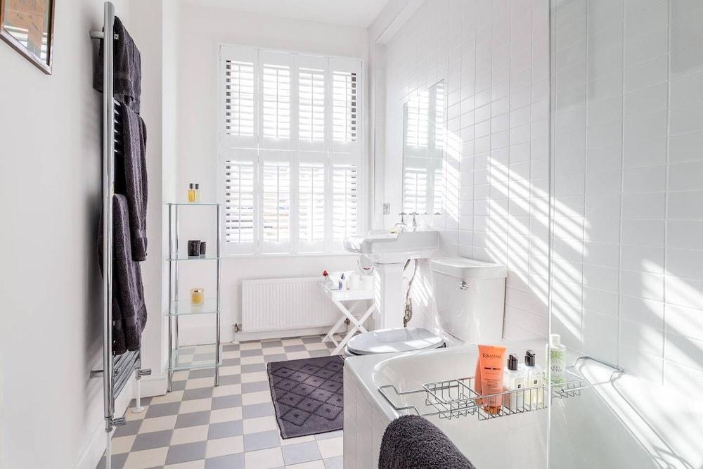 Stylish Fulham 2bed Loft Flat, 5 min From Tube