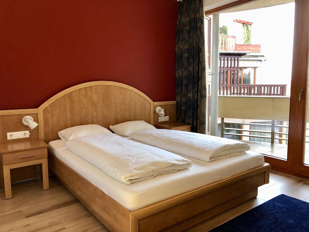 Semiramis Business Hotel