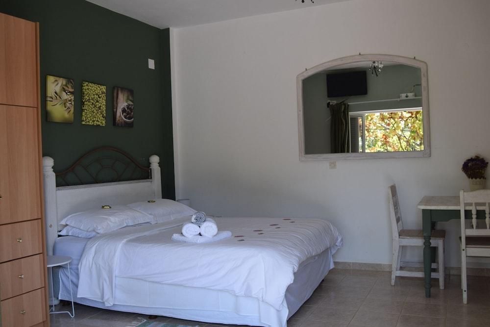 Anastasios Olive Garden Apartments