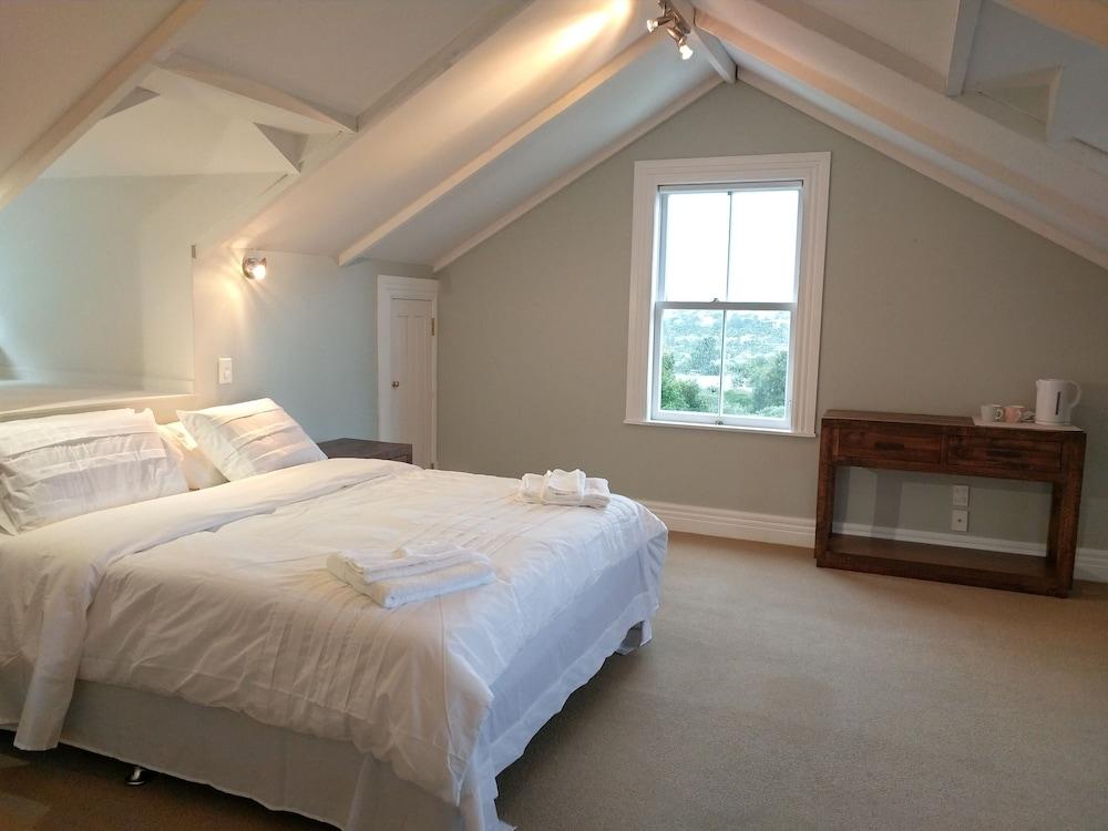 Western Springs Villa