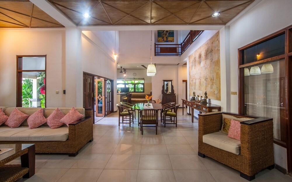 Villa Este, Seminyak