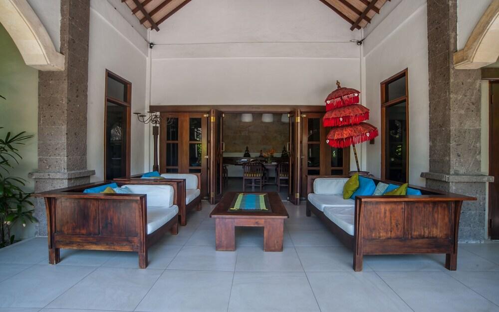 Villa Este, Seminyak