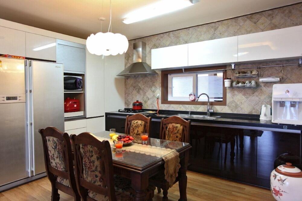 Rainbow Hill Pension