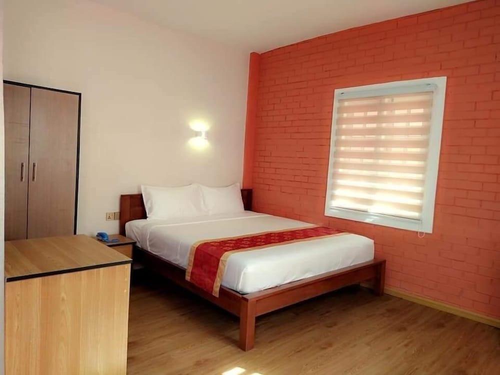 Sunrise Square Motel