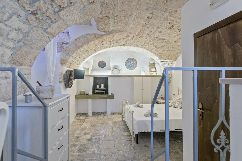 Suite Victoria by Pcb