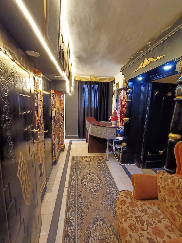 Castle Hotel - Hostel