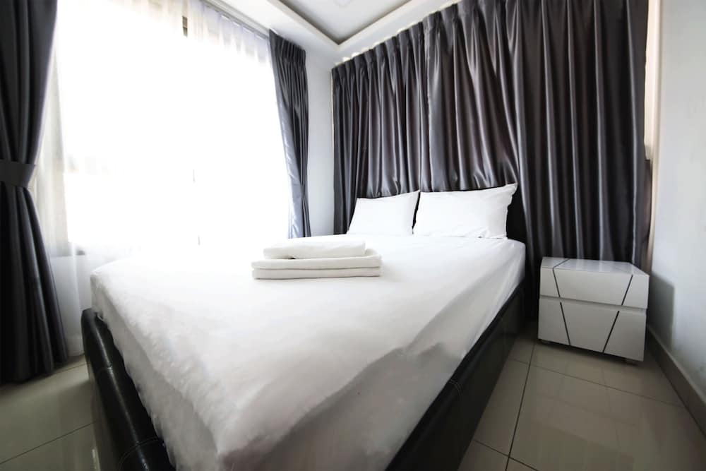 Arcadia Waters Condo Resort Pattaya