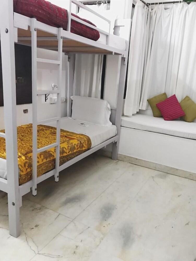 Hide-In Udaipur - Hostel