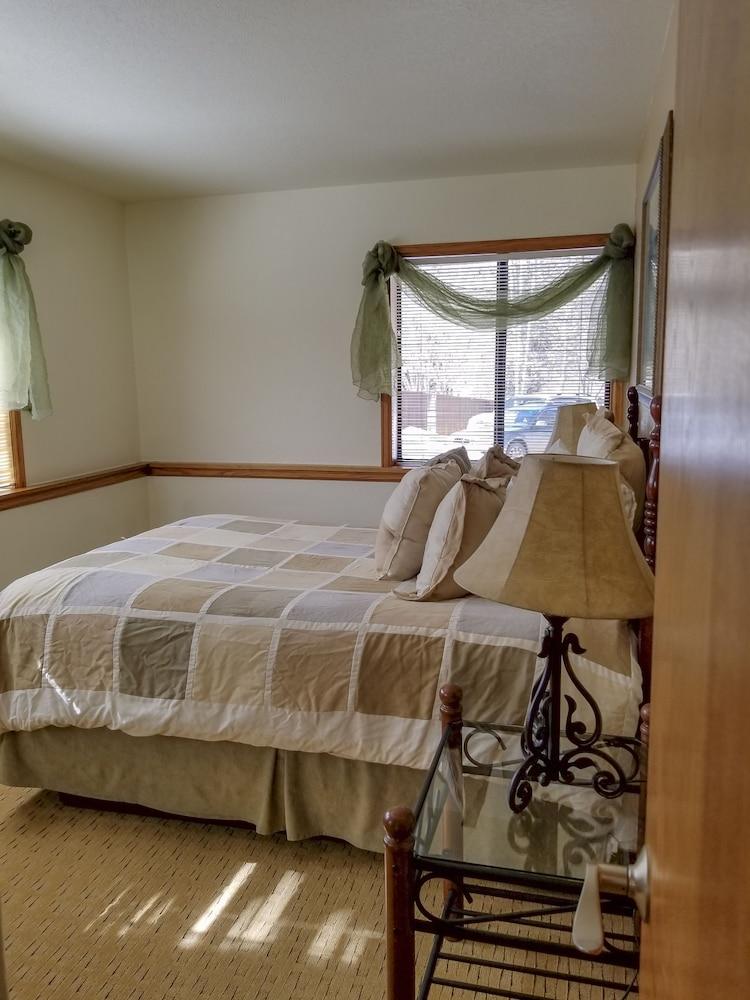 Alpenglow Vacation Rentals