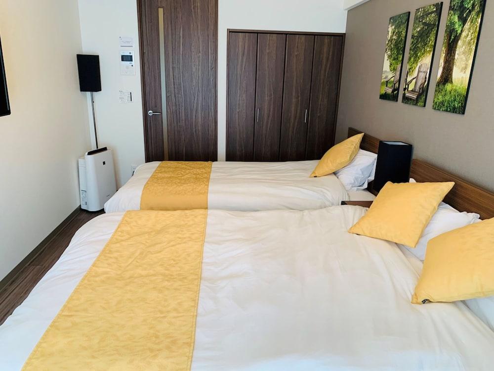 At RLiS House Tsutenkaku