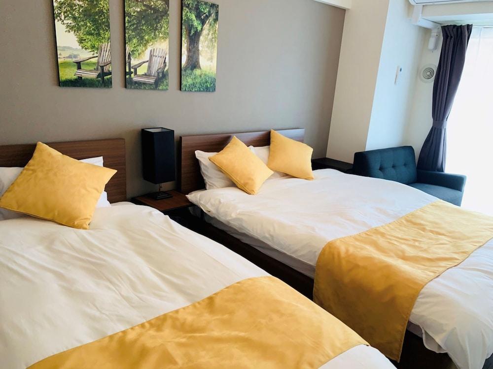 At RLiS House Tsutenkaku