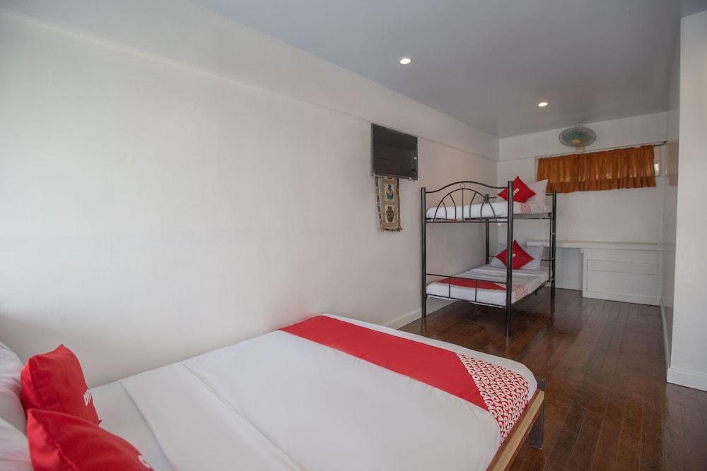 OYO 588 Sunrock Resort