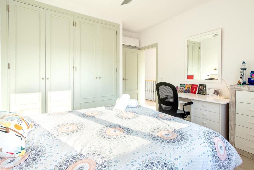 House - 3 Bedrooms with Pool and WiFi - 107616