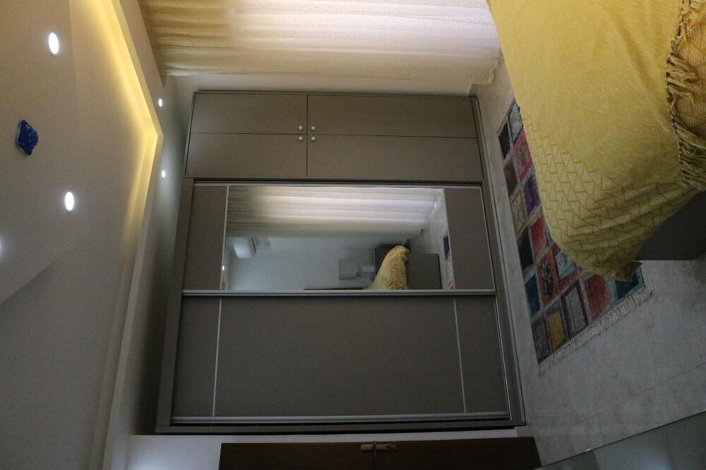 Amazing one Bedroom Apartment in Amman, Elwebdah 5