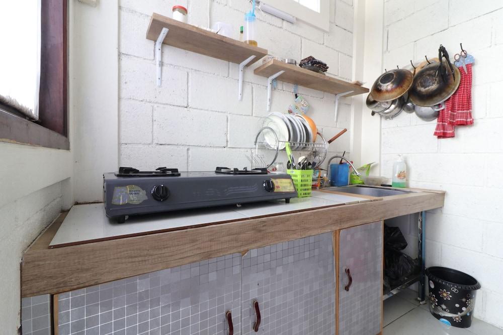 Lembur Incu Syariah Villa