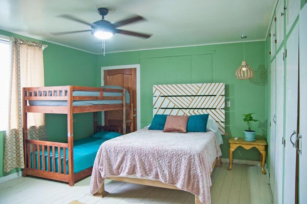 La Hamaca Hostel Utila