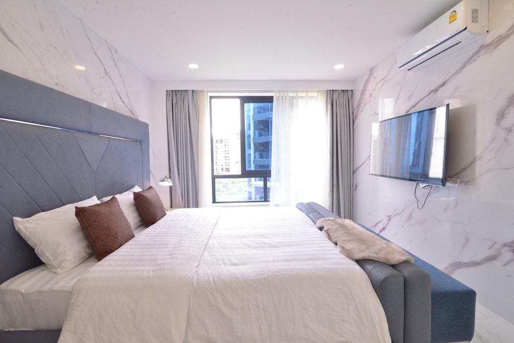 Villa with Shared Pool in Central Pattaya - Palmc16