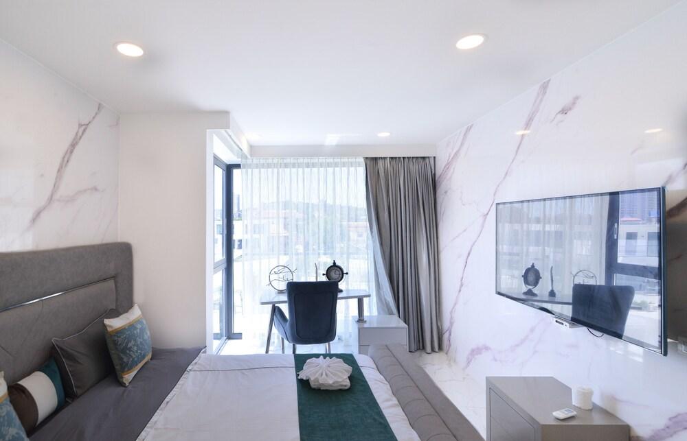 Villa with Shared Pool in Central Pattaya - Palmc17