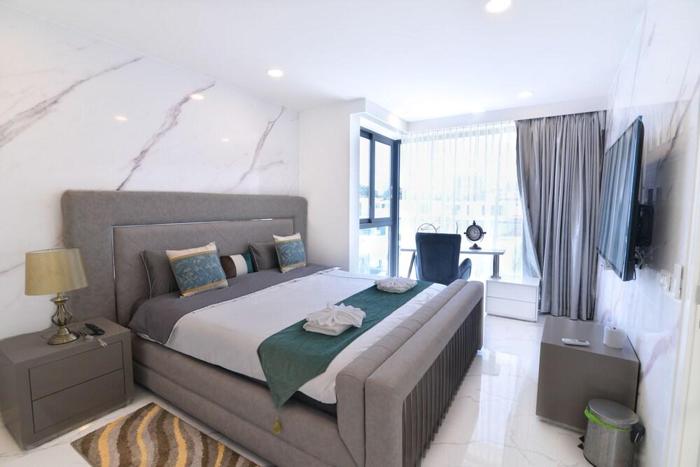 Villa with Shared Pool in Central Pattaya - Palmc17