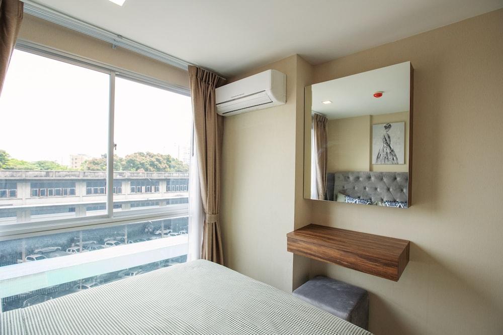 Near BK University Quiet Condo in Rama4 bkb135