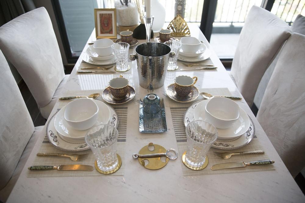 Community Apartment - bkce16