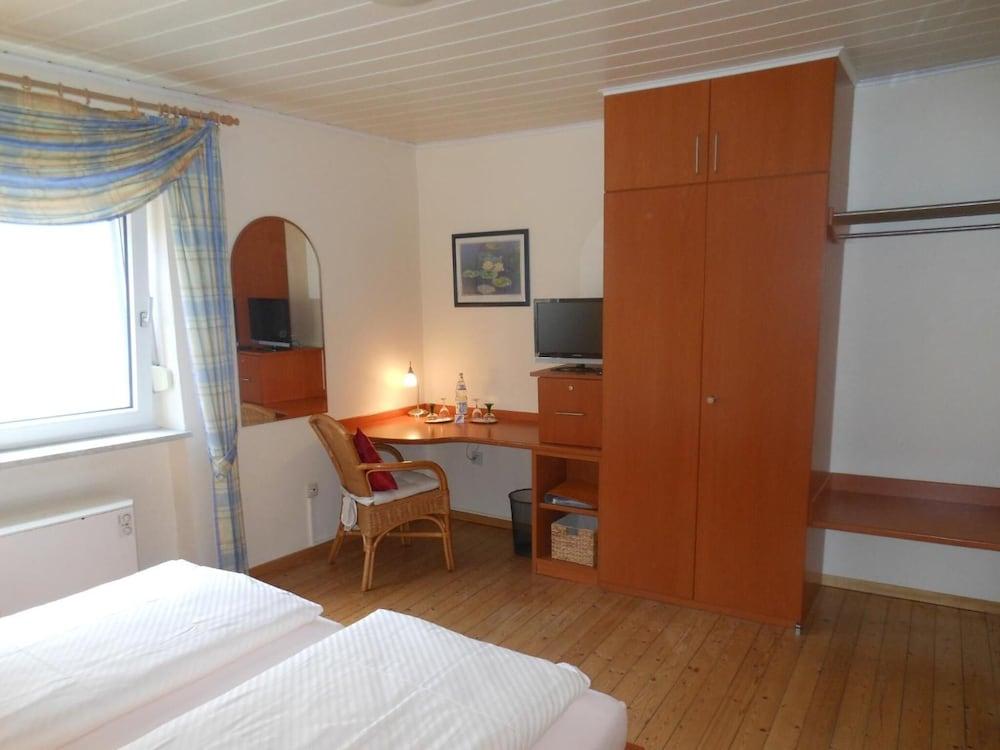 Wein & Gästehaus M. Bai