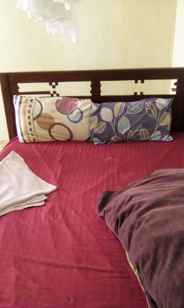 Crestone Peak Inn Guest House